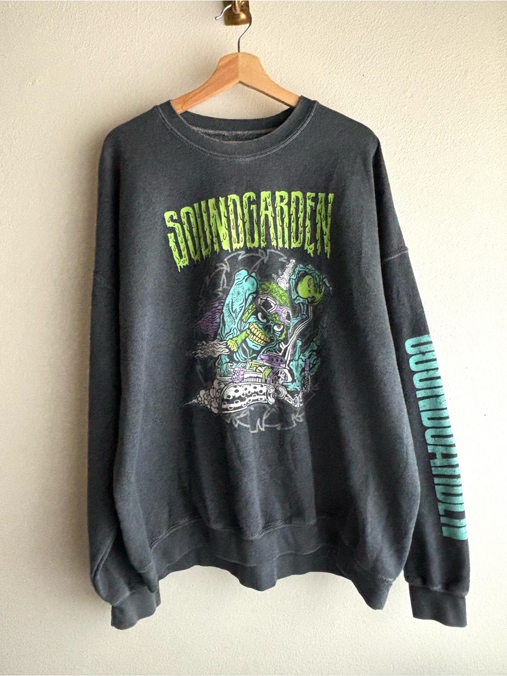 Soundgarden Rat Rod Sweatshirt Mens L/XL Gray Pullover Skull Barbed Wire RARE